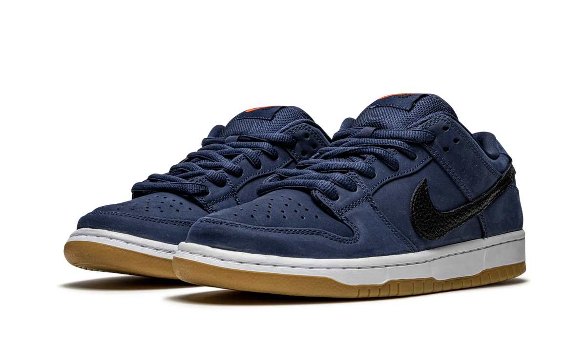 Nike sb shoes navy sales