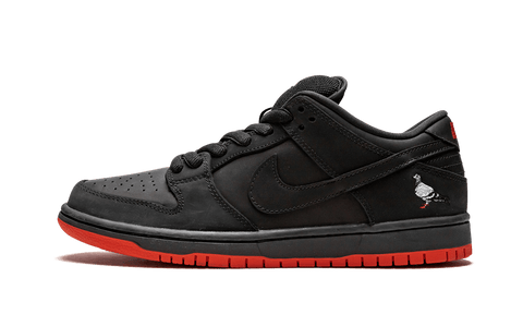 Nike SB Dunk Low Black Pigeon - Autografado