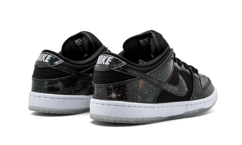 Nike sb dunk low 420 intergalactic hotsell